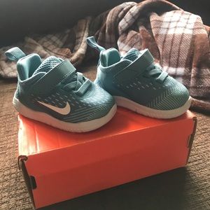 New in box Nike free Rn toddler shoes size 3c